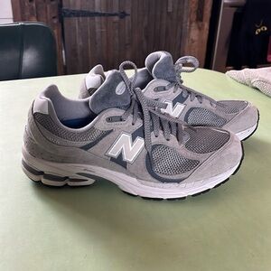 New Balance Grey White sneakers women’s 9/ men’s 7.5 EU 40.5 barely worn